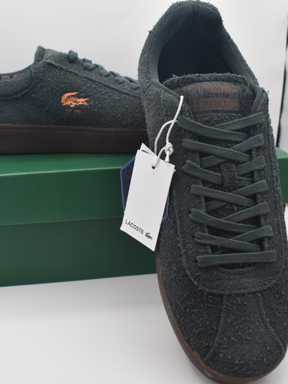 NIB Lacoste Men's Tennis Baseshot Suede Sneakers in Dark Green / Dark Gum US 10